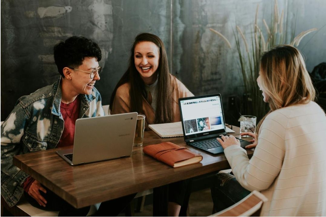 Showcase: Tech product ad